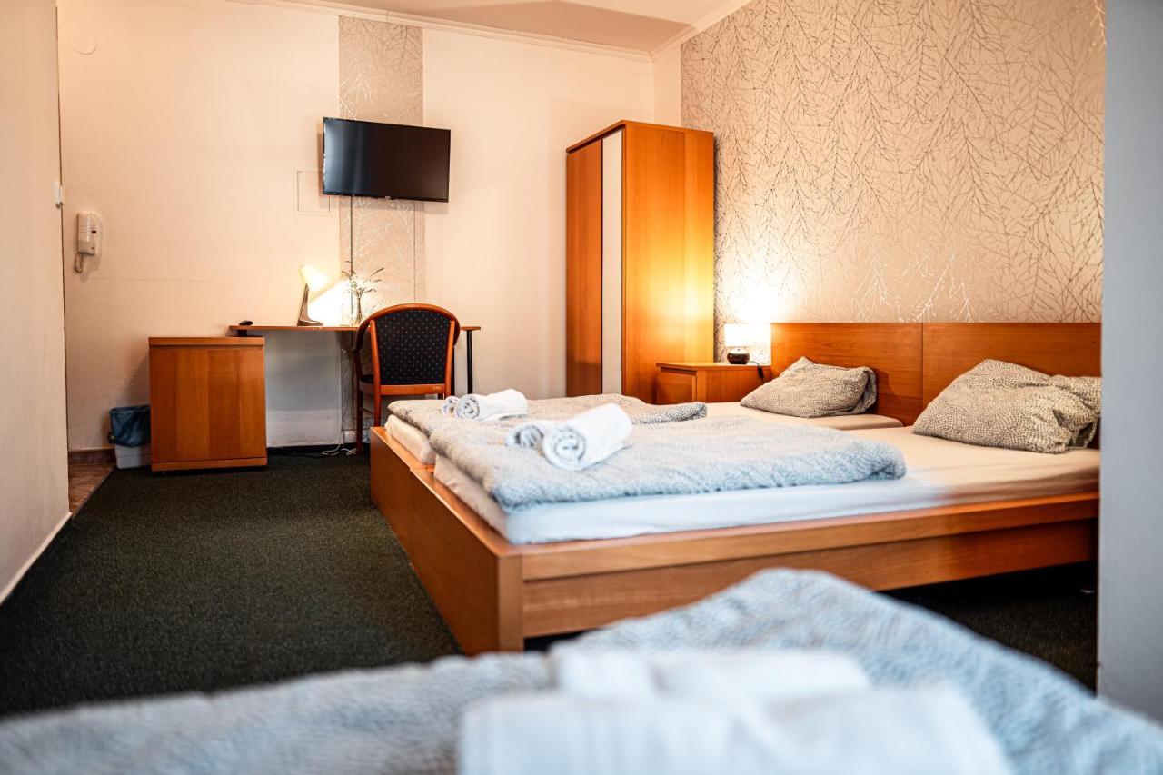 Penzion Hurikan 63 Havlíčkův Brod Exterior foto