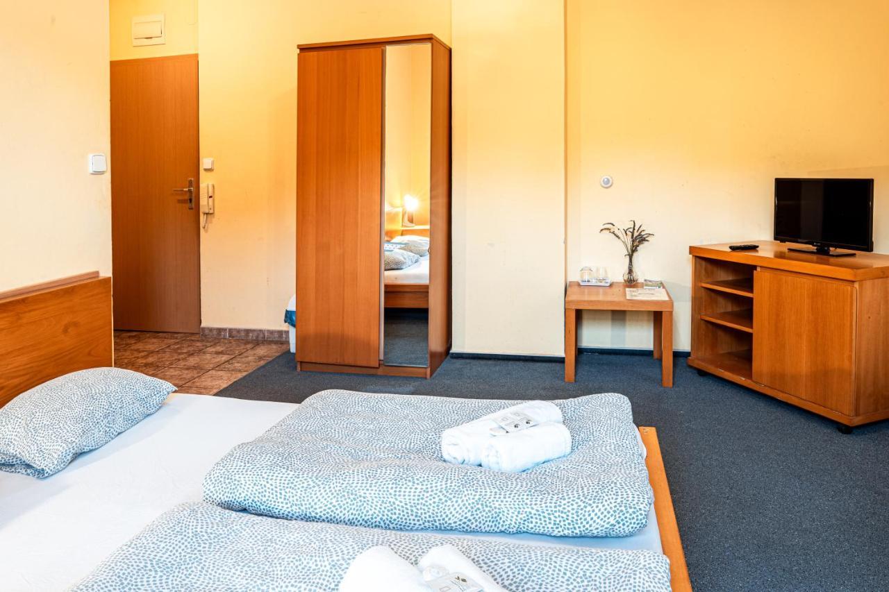 Penzion Hurikan 63 Havlíčkův Brod Exterior foto